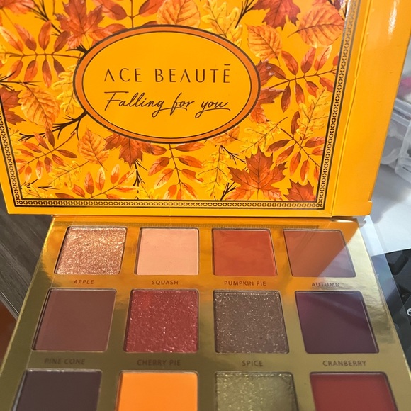 ACE BEAUTE Falling for you palette - Picture 2 of 4